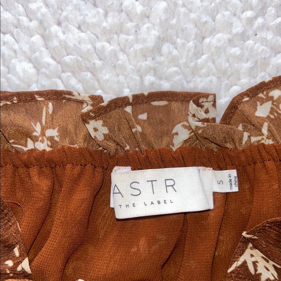 NWOT ASTR THE LEBEL Long Sleeve Floral Dress in Brown - Picture 8 of 9